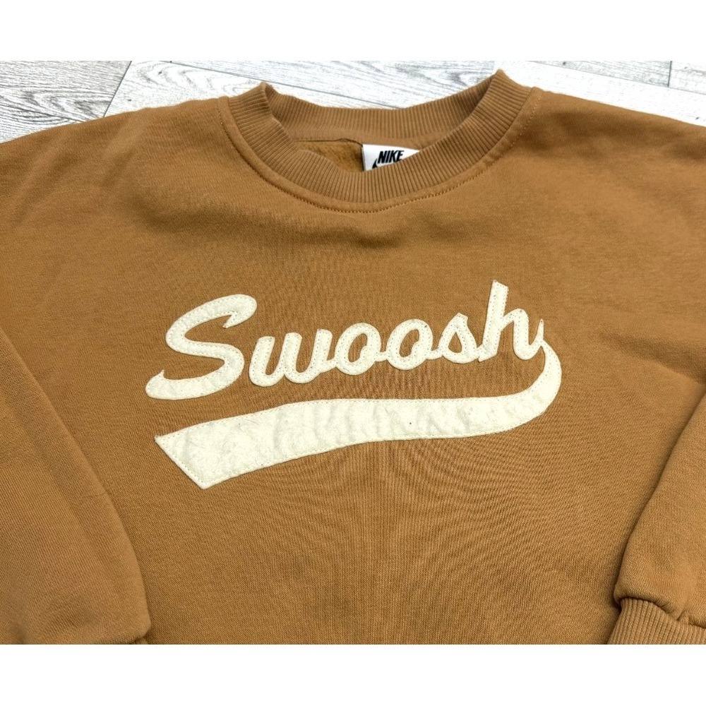 Nike "Swoosh" Crewneck Youth Sweatshirt Long Sleeve Shirt YOUTH MEDIUM